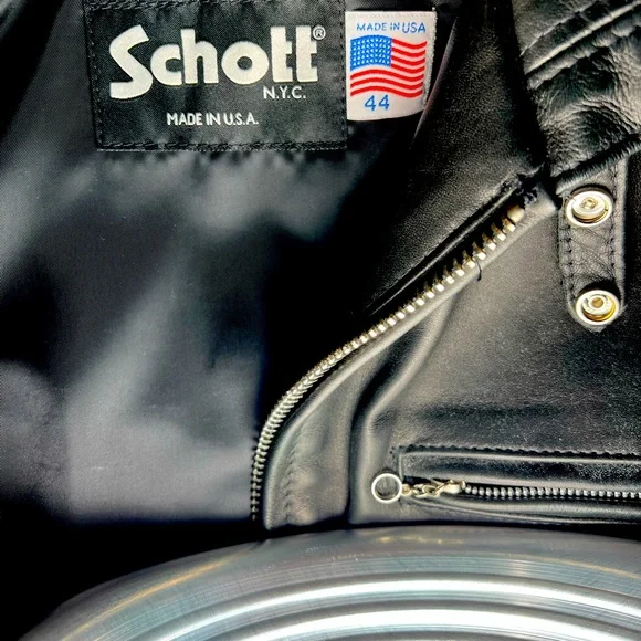 Men’s Schott Genuine Black Leather Motorcycle Jacket with fur liner in size 44